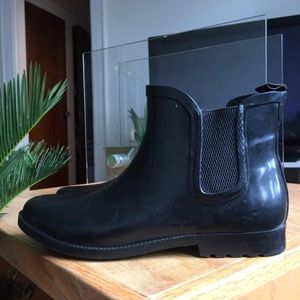 💫Electric Karma rain boots.💫